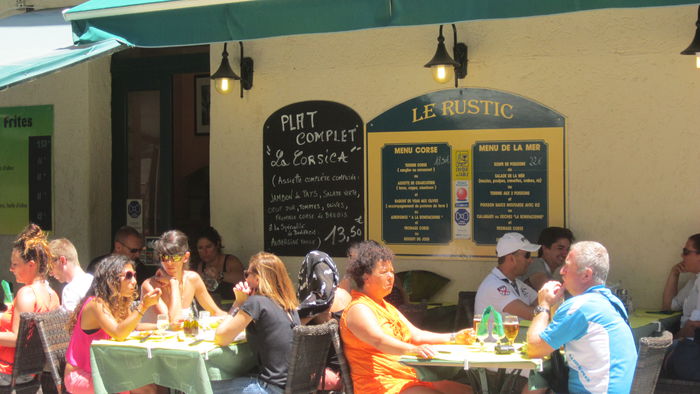 Pe strada cu restaurante - Corsica
