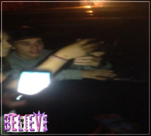  - zx 15-08-14 --- gallery ph --- Justin Drew Bieber with fans in California