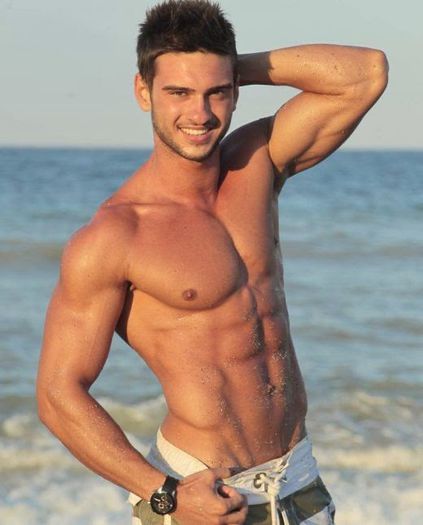 dorian-popa-iti-face-cunostinta-cu-fratele-sau-imaginea-care-i-a-surprins-pe-fanii-lala-band_1_size1