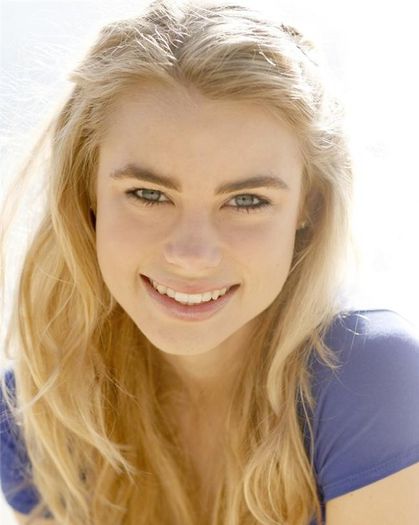 lucy-fry-309503l