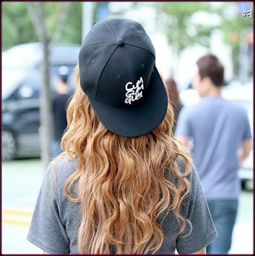 |*| ..:)) #Mh. Bine..atunci o sa vin sa il vad pe Seob de acum, ca el m-a sunat. :-? #Hs. - ix __ Episodul 064 __ xi