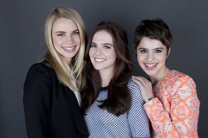 lucy-fry-zoey-deutch-and-sami-gayle-vampire-academy-cast-portraits-_1