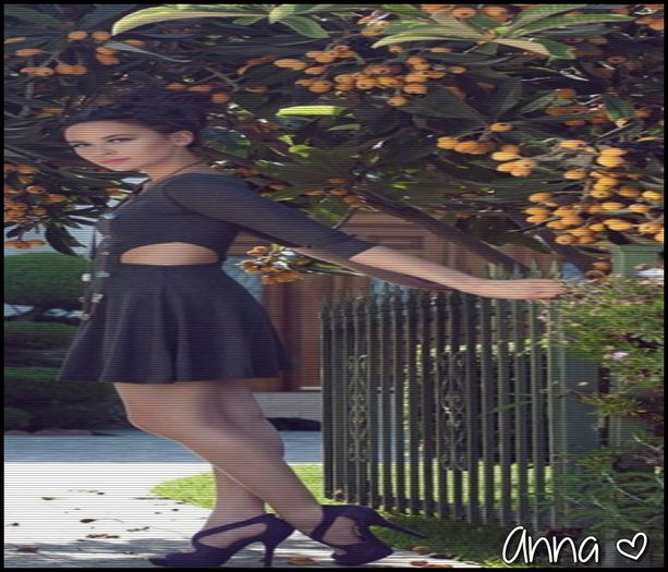 △▼ ❥ : * îi face cu mâna și se trântește pe canapea * Nici tu n-ai ce face ? ;< :))