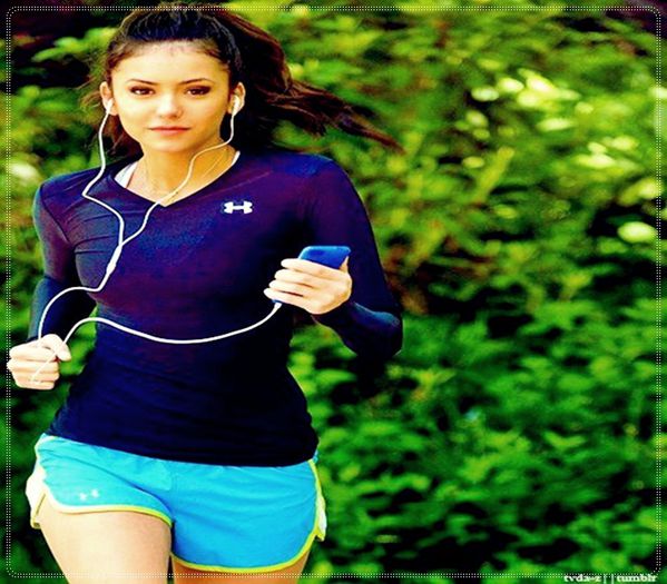 》 *intra cu castile in urechi si incepe sa faca gimnastica pe acolo, nu baga pe nimeni in seama* =))