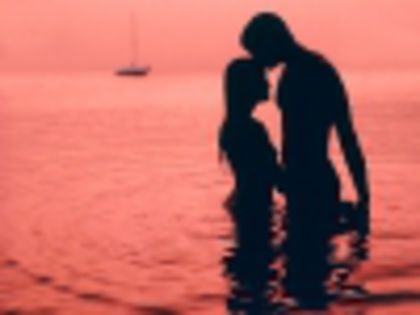 thumbs_beach-love-couple-silhouette - Despre mine