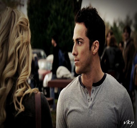 #► Suntem calmi pentru ca nu a avut cine sa ne enerveze presupun ;_??=)))#elena +; Pai vino cu o idee;_??#hayley
