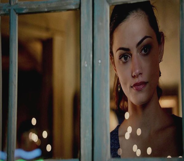 ✿ - Da, de cand vroiam sa vizitez Ravenswood cl; *se uita pe geam* Frumoasa priveliste
