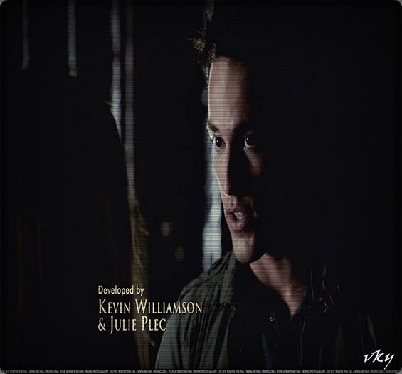 #► |ridica o mana de dupa canapea| Sunt aici... |dupa cateva secunde| Cred ca e telefonu [cl]; defapt;_?...|se cauta prin buzunare si scoate telu;;citeste sms`u| Ma simt minunat aici, singur... |dupa ii scrie sms si`l trimite| ``Neahh... Sunt bine...`` [=))))))]
