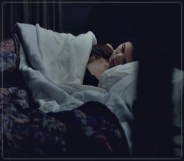 》Dap ;3 noapte buna:* *adoarme* - zz - Ravenswood city