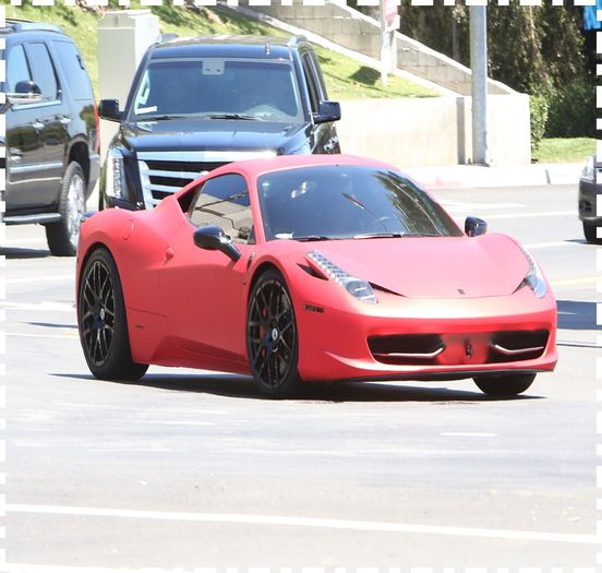  - xz - Heading -to-her- house -with - J ustin - Bieber -in-Calabasas -CA x x