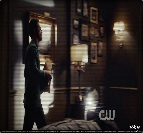 #► |intra`n casa si da drumu la maxim la muzica de se sparg si vro 2 geamuri|