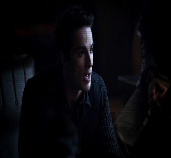 #► Iuuuhuuu... Demolam...|arunac toate bibelourile in perete si se fac tandari|=)))