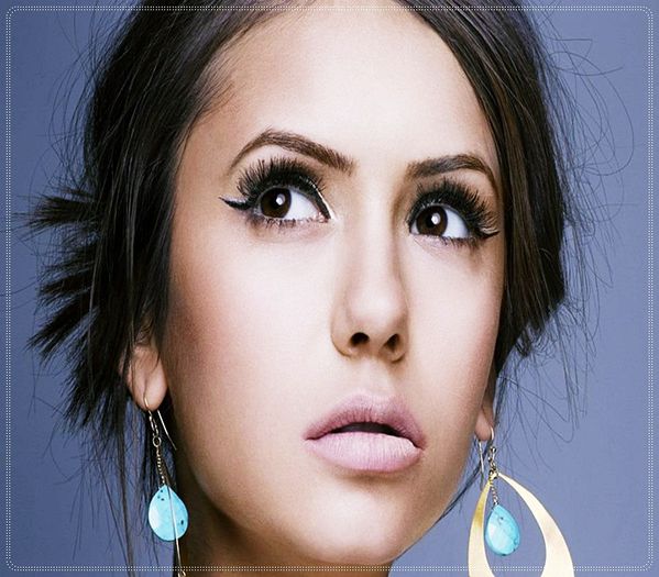 》*se uita la ei indiferenta* Vai, tremur de frica, doi hibrizi mari si infricosatori click; m-au legat, vai mda! =)))))) *se uita la hayley si bonnie si le vede ca n-au nicio treaba si-si vad de ale lor..* =)))))))))))))))
