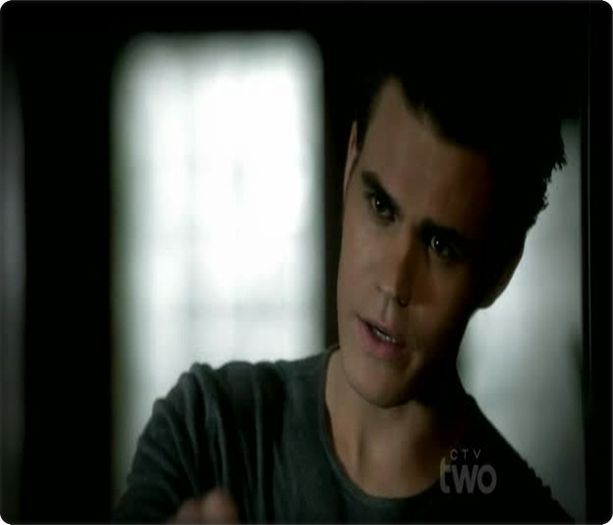 CL *intra* LASA FETELE IN PACE. OBSE;DATI DE PZ;;D CE SUNTETI :-j; Si sa nu va prind ca va atingeti de Hayley cand se trezeste. MI-E SCARBA DE VOI ! #ty #kl *le dezleaga si fuge cu Bonnie si Elena in Ravenswood*
