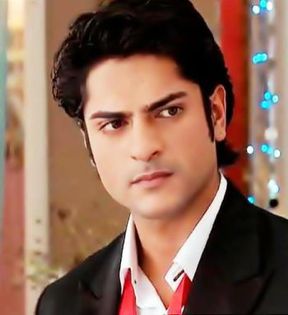Ashish Kapoor-Nikhil