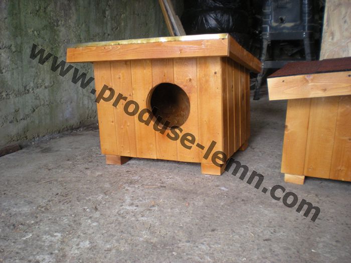 cusca cotet din lemn pentru pisica izolat (7)