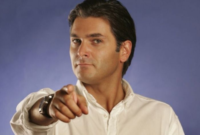 click *intra cu cei care filmeaza idem poza*; Sunteti la Din Dragoste. Spuneti-mi care va este problema....
