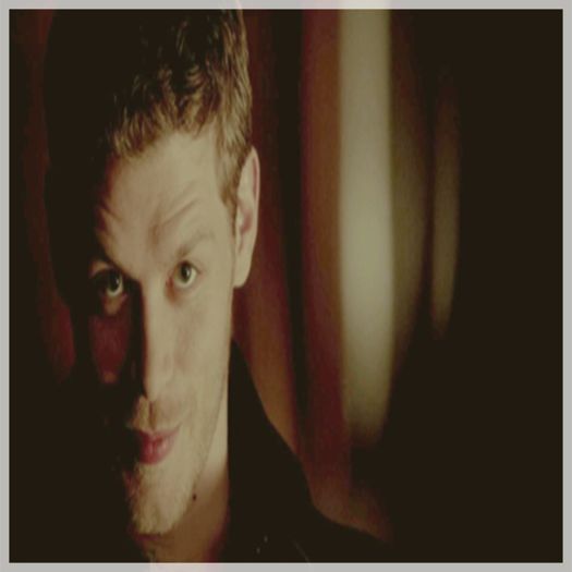 █ ▄→ -se uită la ea idem poză şi nu zice nimic apoi dispare-