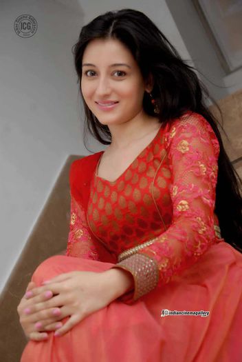 Priyanka Kandwal- Gauri - 18- Actori Suflete pereche