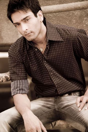 Jatin Grewal- Aamir - 21- Actori Zaara