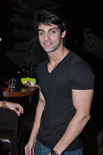 Karan Wahi- Dr. Siddhant Mod - 25- Actori Intalnirea inimilor