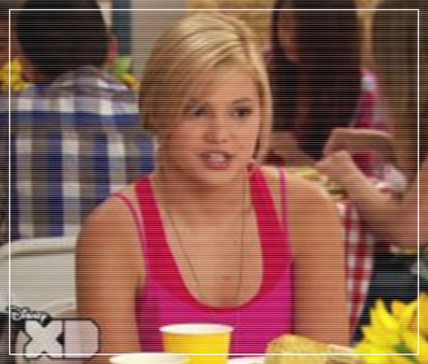 Da!! si ne e foame! Nany, pune si tu masa