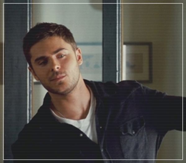 Nu stiti? atunci va poftesc sa iesiti afara! [si le scoate pe usa]