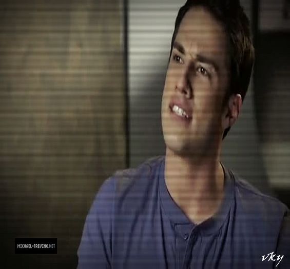 #► |se uita la pantaloni| Pai si ma lasi asa cu copacu inflorit?...[cl]; |se duce dupa ea|=)))))))))
