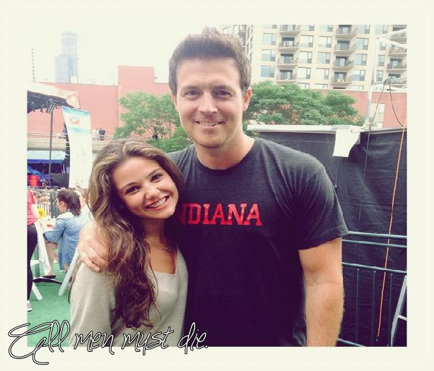 ┊deɴιι┊¤îşi dă jos tricoul şi îl învârte p-acolo¤ tananananam