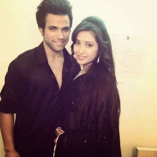  - 32- Rithvik Dhanjani and Asha Negi