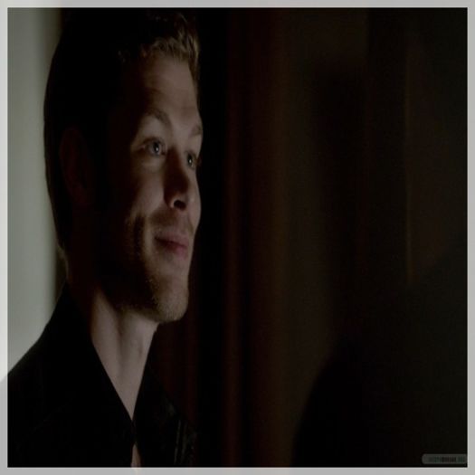 █ ▄→ uite, destul de bine cred, tu ce faci? -ridică sprâncenele idem poză-