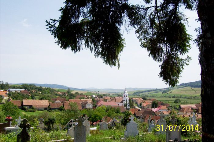 LA EROI IN CIMITIRUL DIN SAT.