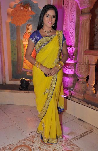 Deepika Singh - 64- Actrite celebre imbracate in saree