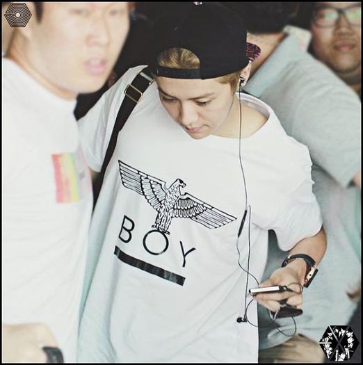 140729luhanbeijingtogimpoairport4275