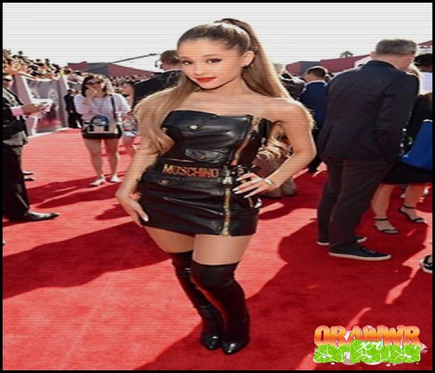 Ariana on the red carpet at the VMA s - 2O14