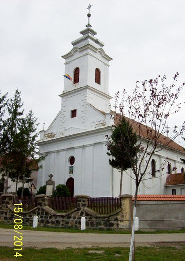 BISERICA SATULUI SI MONUMENTUL EROILOR DIN 1914-1916.