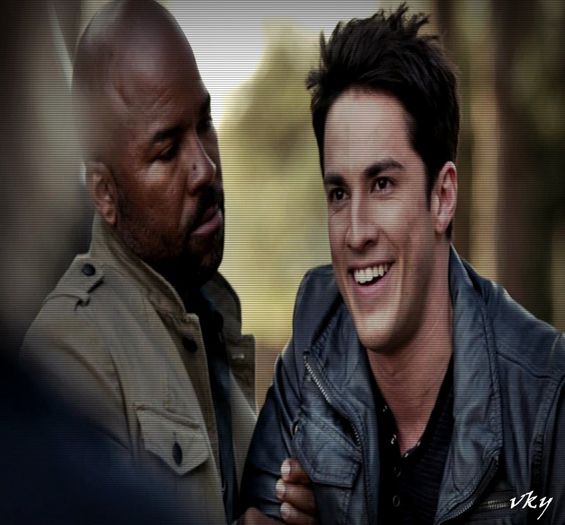 #► Las`o dr;aq sa arda... Sa se duca dr;aq toate amintirile urate [cl]; din ea... Facem alta la fel, tot din paie... |da cu benzina pe casa si ii da iar foc|=))))
