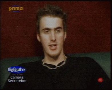 *stinge again focu cu psht=))* Ba tu vrei sa intru in tine sa te po;sedez? =))