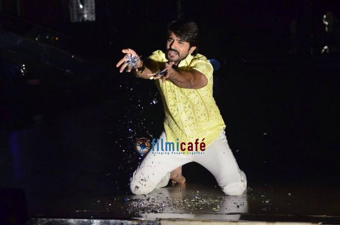 10609448_690412721034889_413301356196109517_n - Ashish Sharma