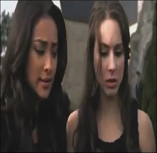 ﹌﹌﹌﹌﹌﹌﹌﹌﹌﹌﹌﹌﹌﹌﹌﹌ - Pretty Little Liars l Never trust a pretty girl with an ugly secret -A