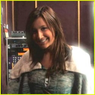 ashley-tisdale-aol-feature