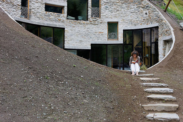 ATT1218067 - A House in Switzerland