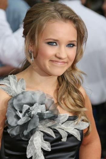 w8maeh - emily osmet