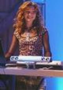 imagesCAADXFMT - Alyson Stoner