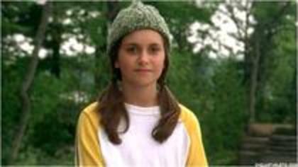 OIFYJXRDFEFGUJHQXCR - Alyson Stoner