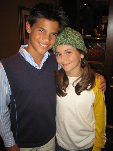 TI4U_u1137206571 - Alyson Stoner