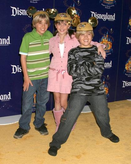 TI4U_u1140565357 - Alyson Stoner