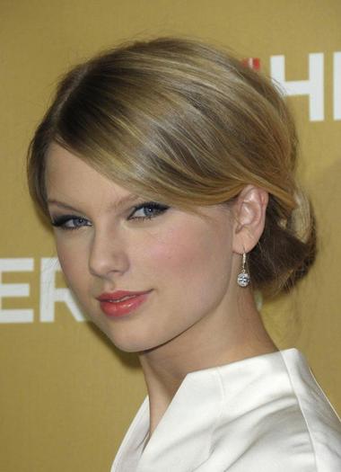 Taylor_Swift_1230493910_0