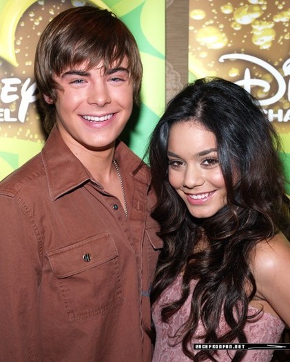 Vanessa si Zac - VANESSA HUDGENS SI ZAC EFRON