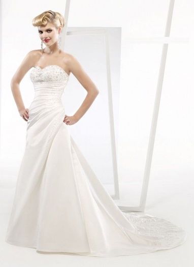 2010-White-Wedding-Dress-with-Fully-Beaded-Bustline1 - rochii de mireasa si torturi de nunta
